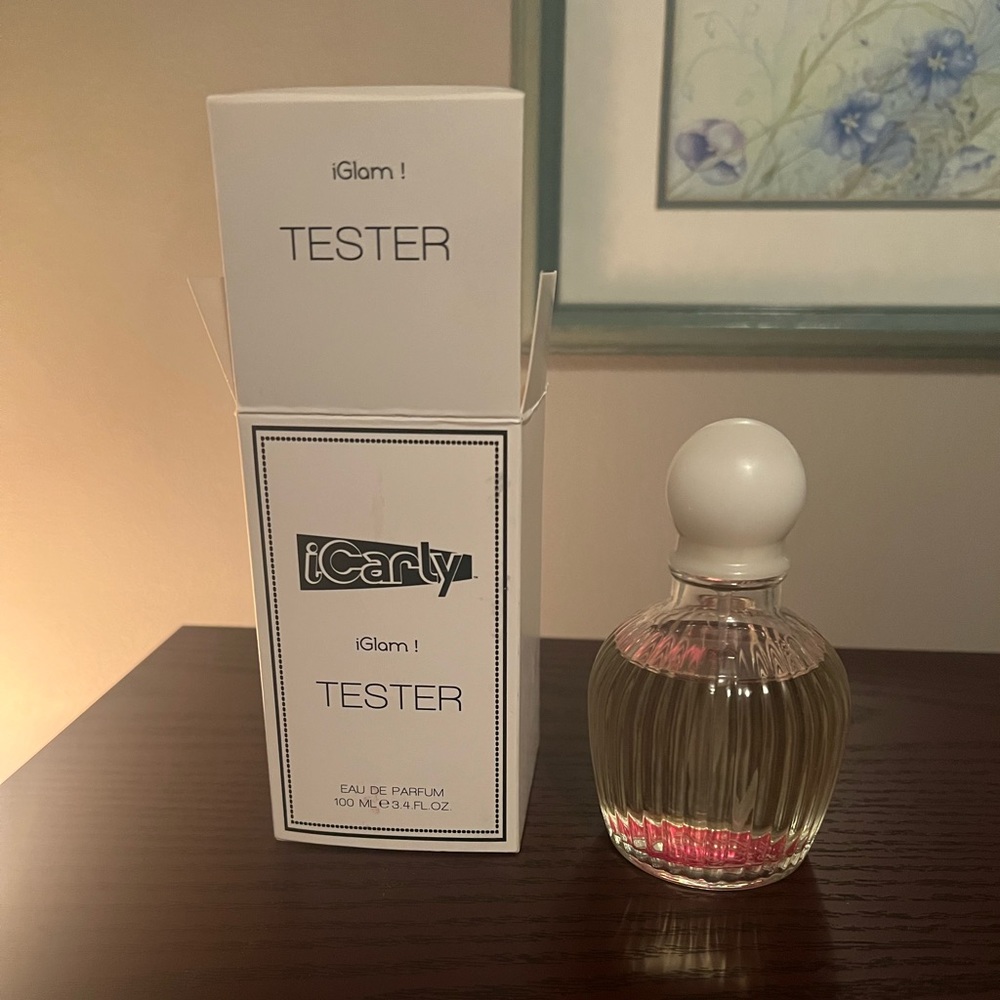 RARE OFFICIAL Icarly Iglam like new perfume 2014
